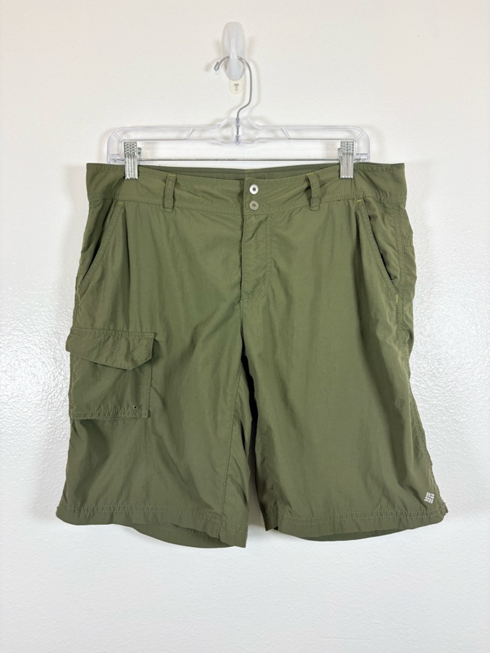Columbia Olive Women's Outdoor Cargo Shorts - Picture 5 of 11